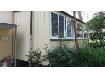 Навесной балкон расширяет горизонты планировки помещения