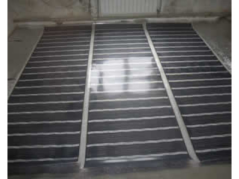 Пленочный пол в строящемся коттедже