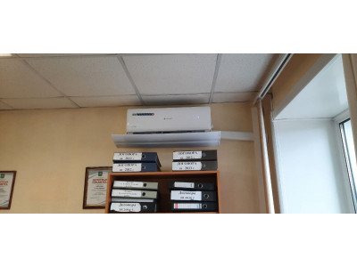 Монтаж двух кондиционеров в Центре занятости Болотинского района