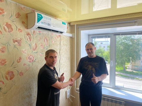 Монтажники кондиционеров компании Буран смонтировали кондиционер Hisense 09 серии ZOOM