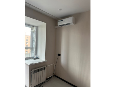 Установка Сплит-системы Loriot LAC-IN-09TA NEON инвертор в компании Автостекла Триплекс: Детали и Отзывы