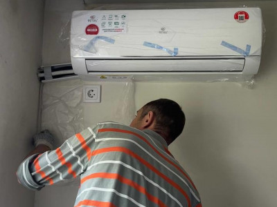 Установка сплит-системы Royal Clima Pandora RC PDC35HN на Красноармейской 41 для Максима