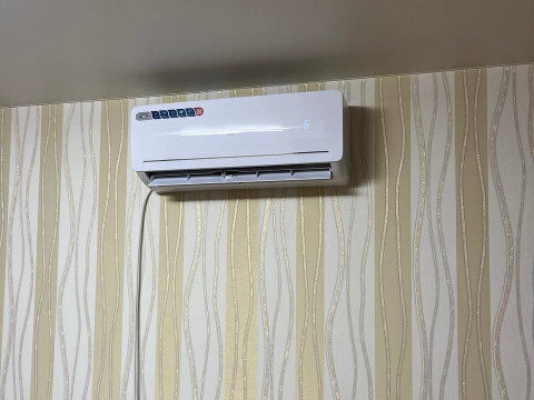 Монтаж сплит-системы LORIOT Skyline 09 в частном доме на ул. Антона Осташова, 2 — работа бригады №6 для клиента Мальцева Алексея