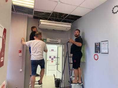 Установка кондиционера COMPETENZA DC INVERTER CO-F 36HNDI/CO для компании «Автодок» на Терешковой, 4