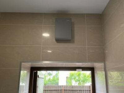 Установка приточного клапана Vakio Kiv Pro в котельную загородного дома – срочный монтаж за 1 день