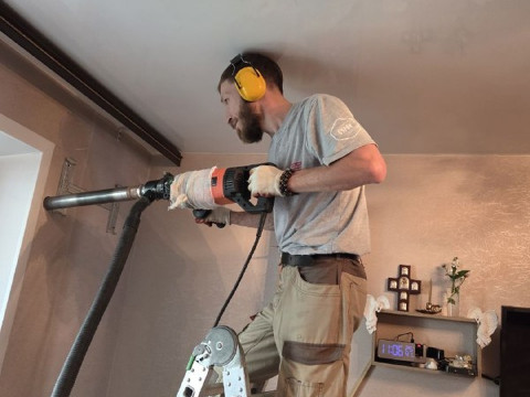 Установка кондиционера LORIOT DIAMOND 09 в панельной квартире — решение для прохлады