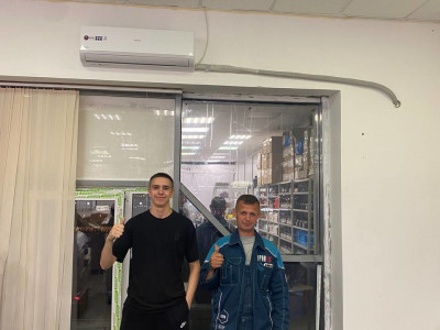 Монтаж кондиционера BREEON Prisma 18 в ТЦ "Юпитер" в Новосибирске: качество и профессионализм от компании "Буран"