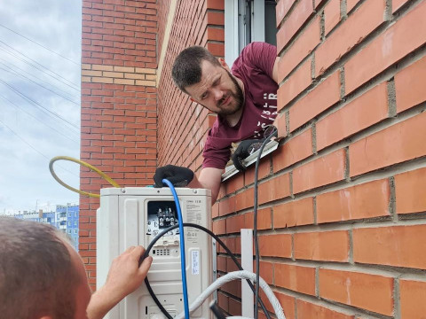 Благодарим Дмитрия за доверие! Установка инверторного кондиционера FUNAI серии DAIJIN Inverter RAC-I-DA65HP для помещения 65 м²