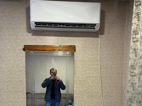 Установка сплит-системы Loriot Diamond LAC-12 MD в Бийске: качественный монтаж по адресу переулок Донской