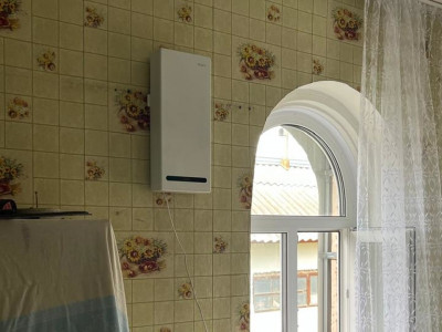 Анна из Чемала обратилась с проблемой влажности и плесени в доме — как мы решили эту задачу с помощью рекуператоров и вытяжек VAKIO