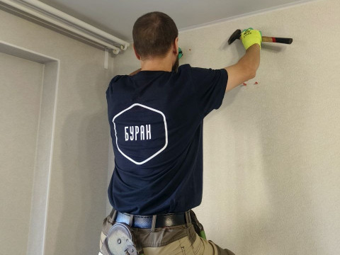 Монтаж двух сплит-систем MDV в Новосибирске на улице Военной — работа нашей бригады Максим и Артём