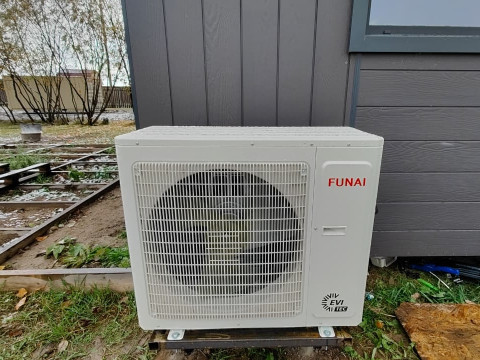 Александр и Константин из пригорода Томска выбрали надёжное тепло с FUNAI — монтаж от специалистов компании «Буран Климат»