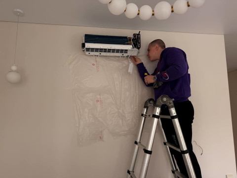 Профессиональный монтаж сплит-системы ULTIMA COMFORT ECLIPSE 2024 ECS-09PN в ЖК «Адалин на Христенко» (Барнаул, ул. Христенко, 2)