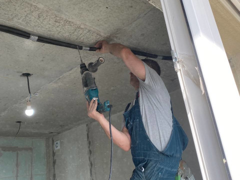 Монтаж шести кондиционеров BREEON PRISMA в шести квартирах на улице Пархоменко, 19 — проект компании «Буран Климат» в Новосибирске