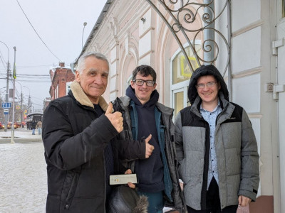 Монтаж тепловой завесы «Тропик А-6» для Департамента жилищной политики г. Томска — работа электриков Дмитрия и Алексея