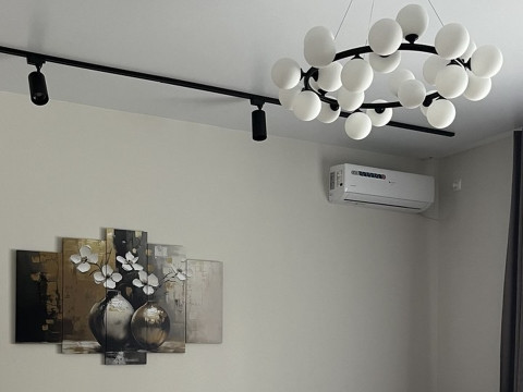 Установка инверторного кондиционера в частном доме в Бийске — профессиональный монтаж от компании «Буран»