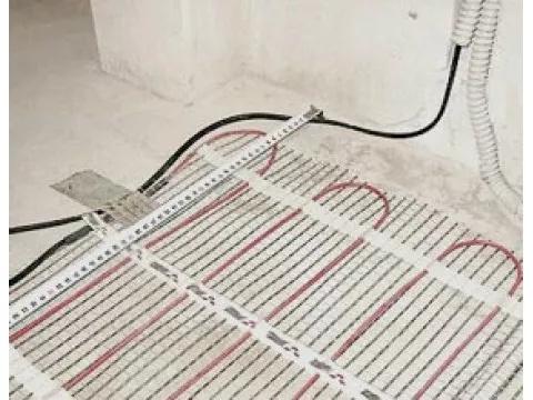 Монтаж кабельного теплого пола в прихожей