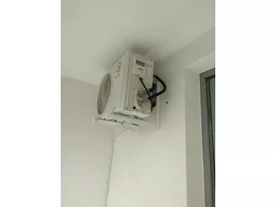 Чистовой монтаж инверторной сплит-системы RoyalClima в Новосибирске