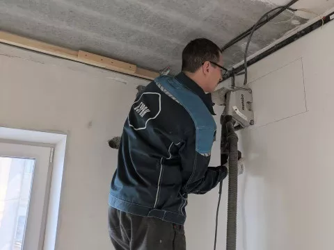 Закладка трассы для кондиционера LORIOT PREMIERE INVERTER LAC-12TPRI в Томске – монтаж
